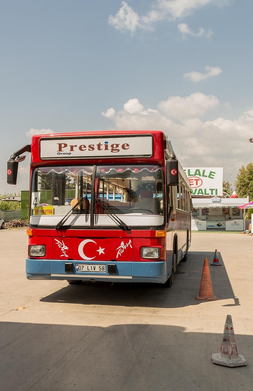 Autobus na drodze do Side