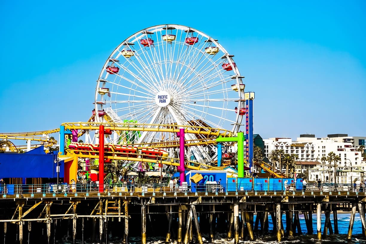 Zachód słońca na plaży Santa Monica