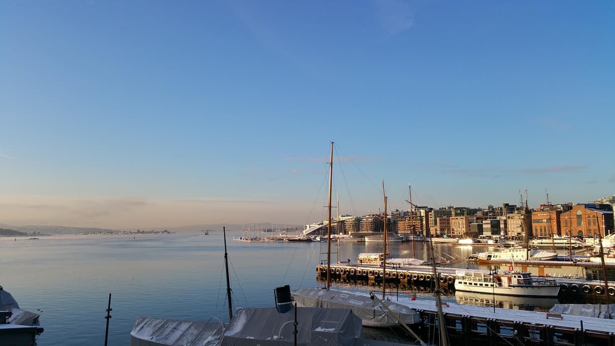 Aker Brygge z widokiem na fiord