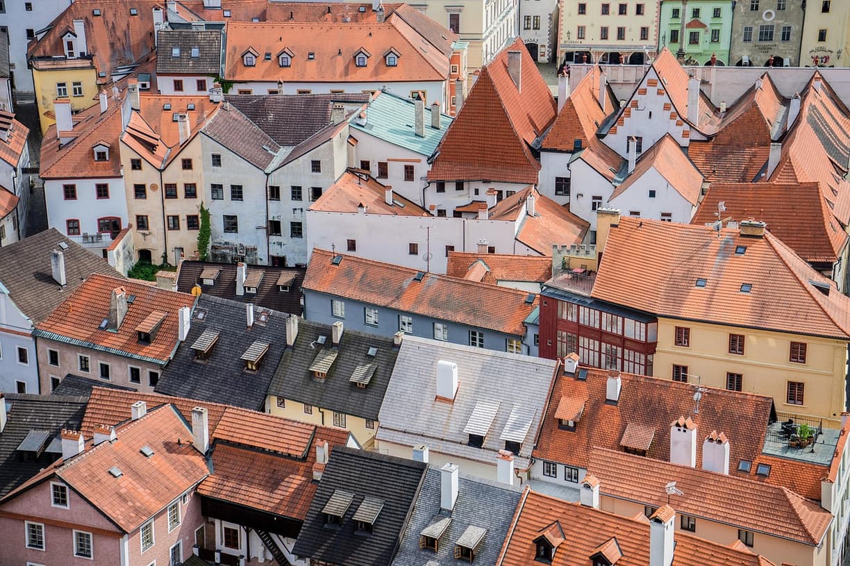 Czeski Krumlov nocą z zamkiem