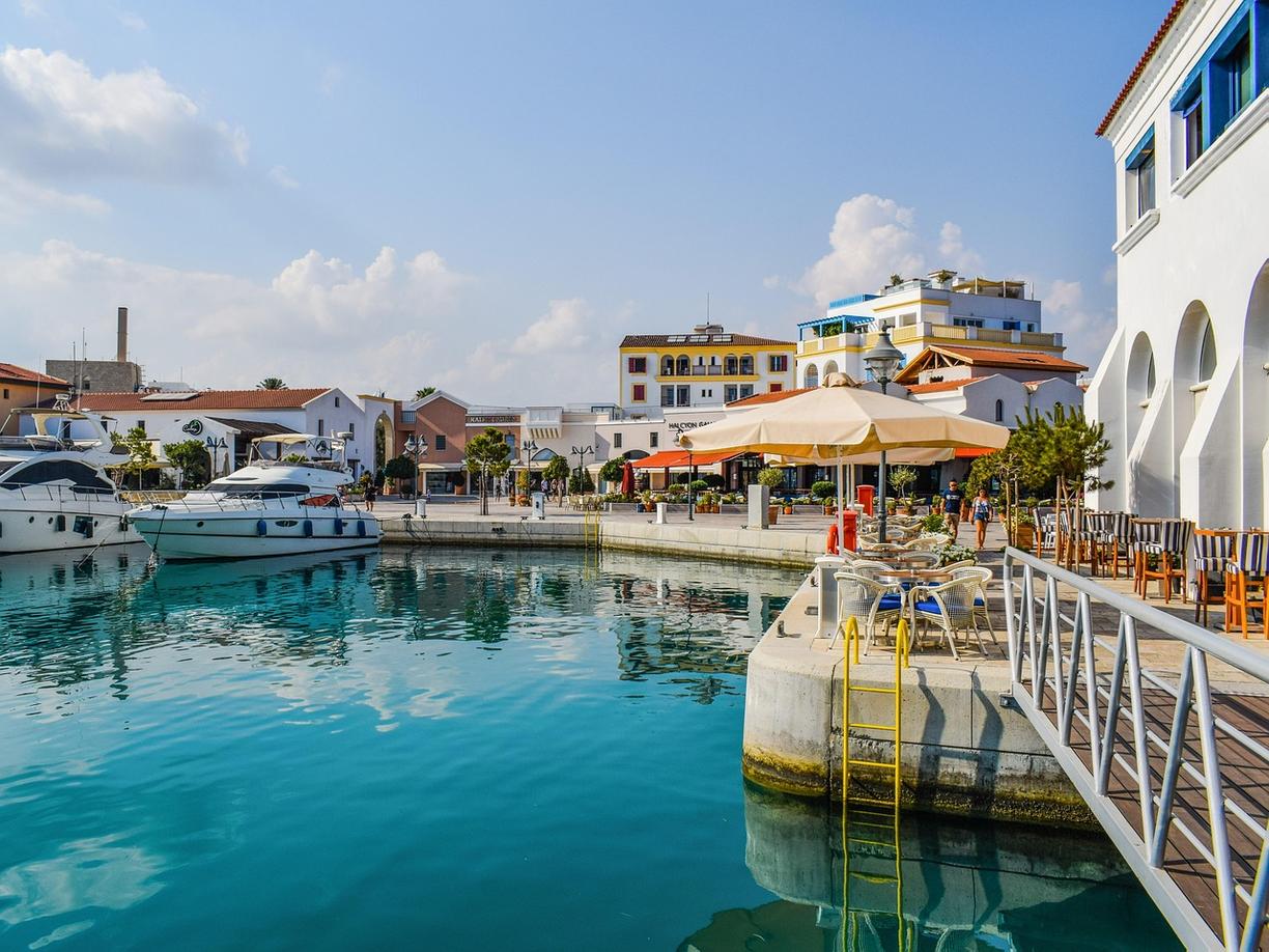 Widok na port Limassol