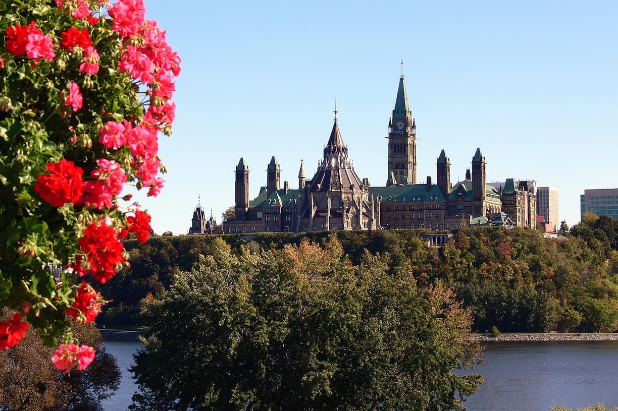 Widok na Parliament Hill w Ottawie