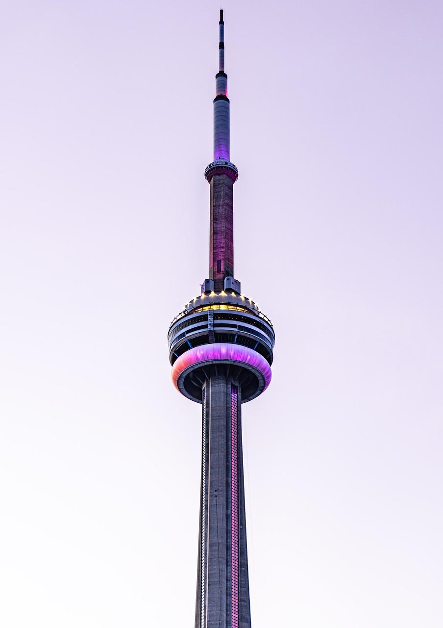 Widok na CN Tower w Toronto