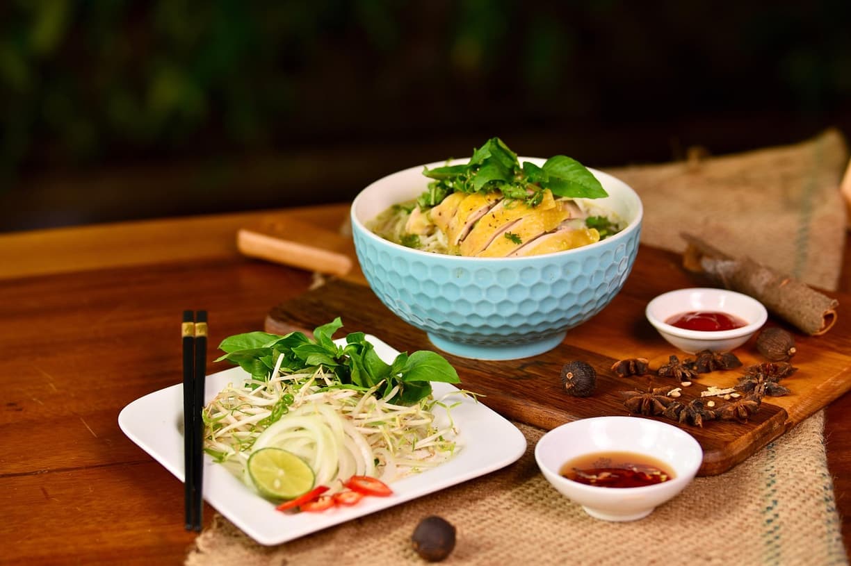 Wietnamska zupa Pho w restauracji Pho 84