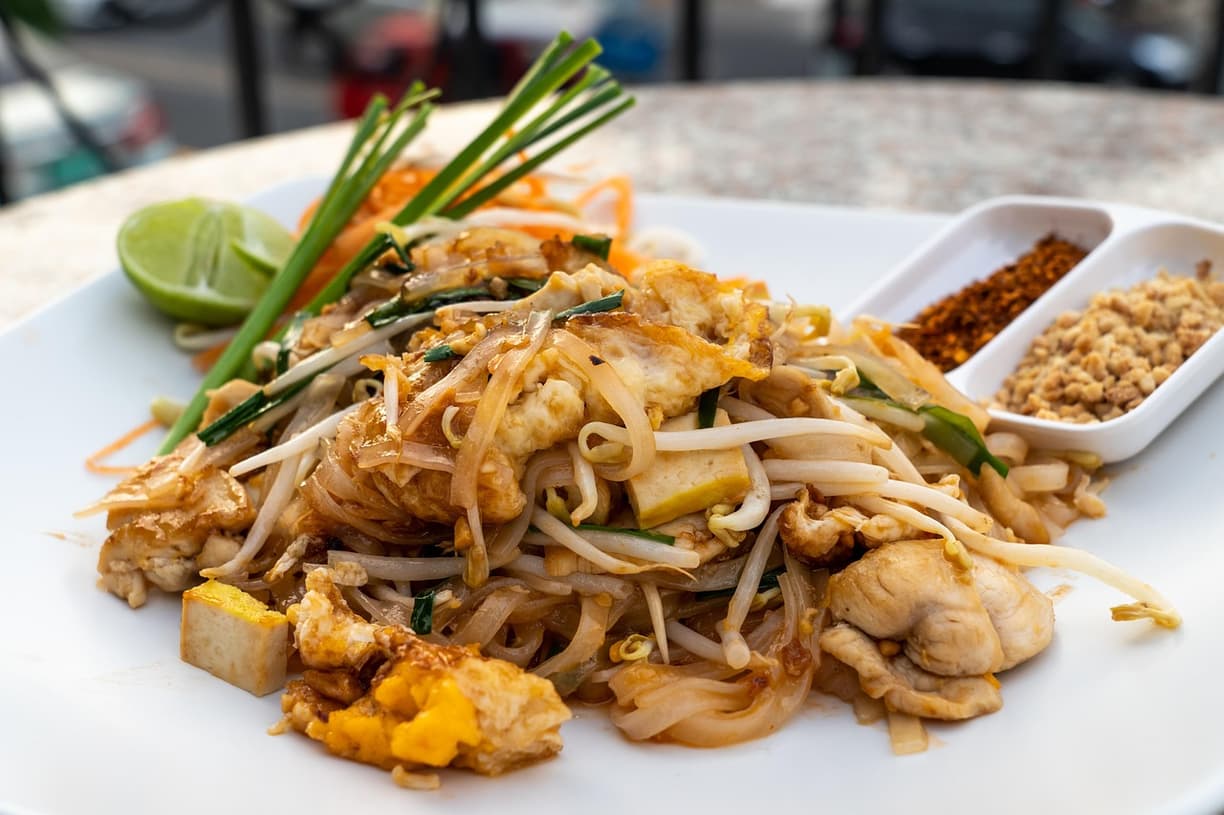 Pad Thai na ulicach Bangkoku