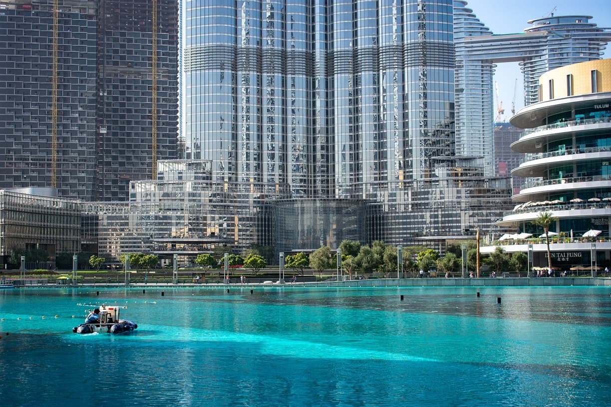 Widok z Burj Khalifa na Dubaj