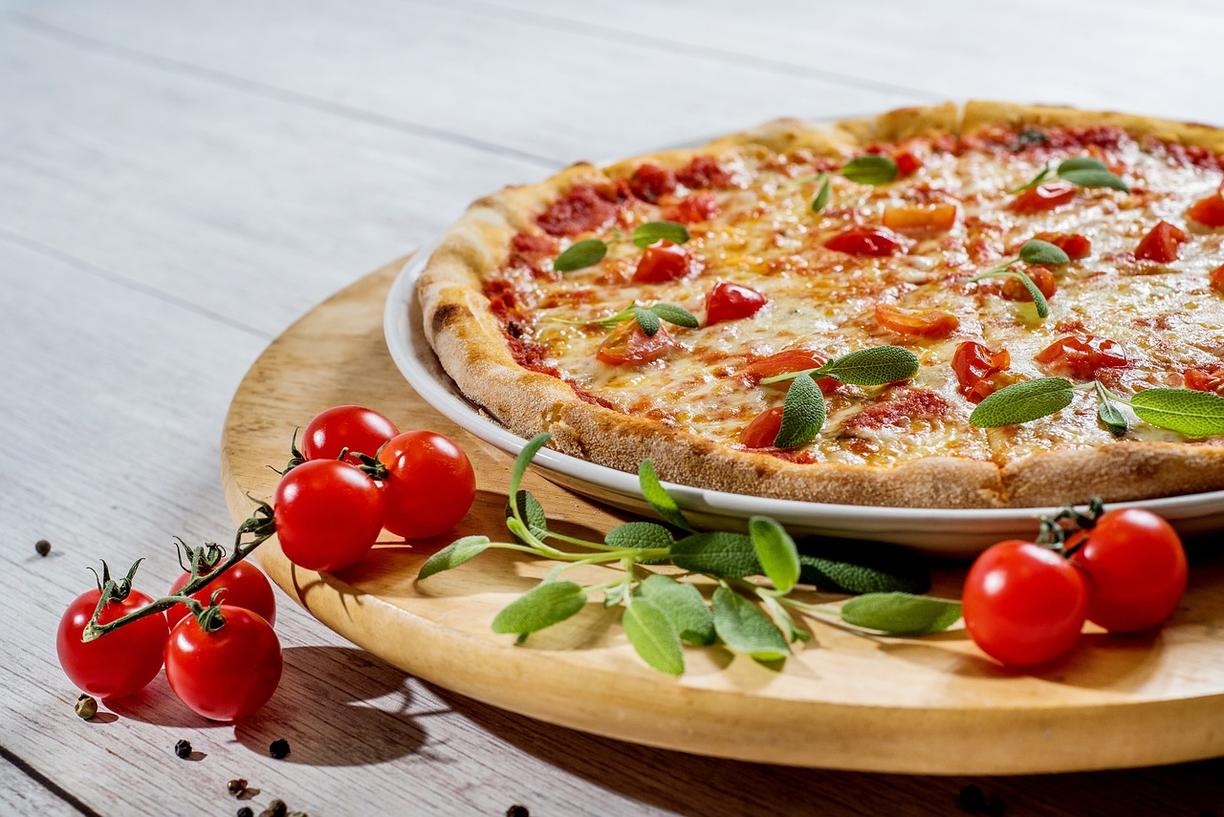 Pizza typowa dla kuchni włoskiej