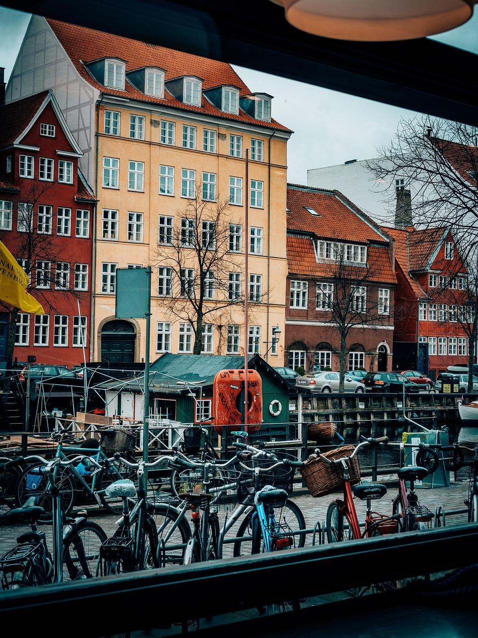 Odense: jak dojechać i gdzie spać — przejrzysty plan?