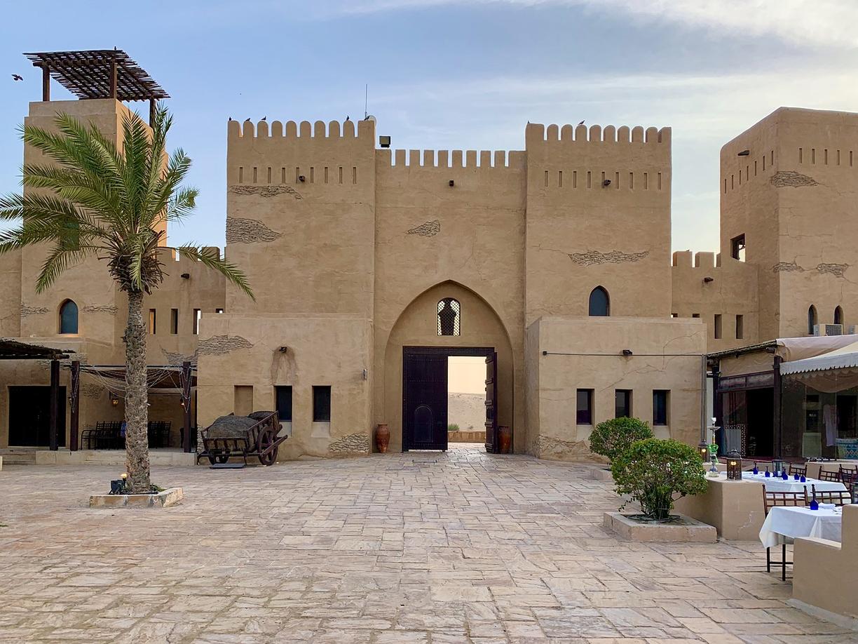 Widok na Burj Al Arab z Madinat Jumeirah