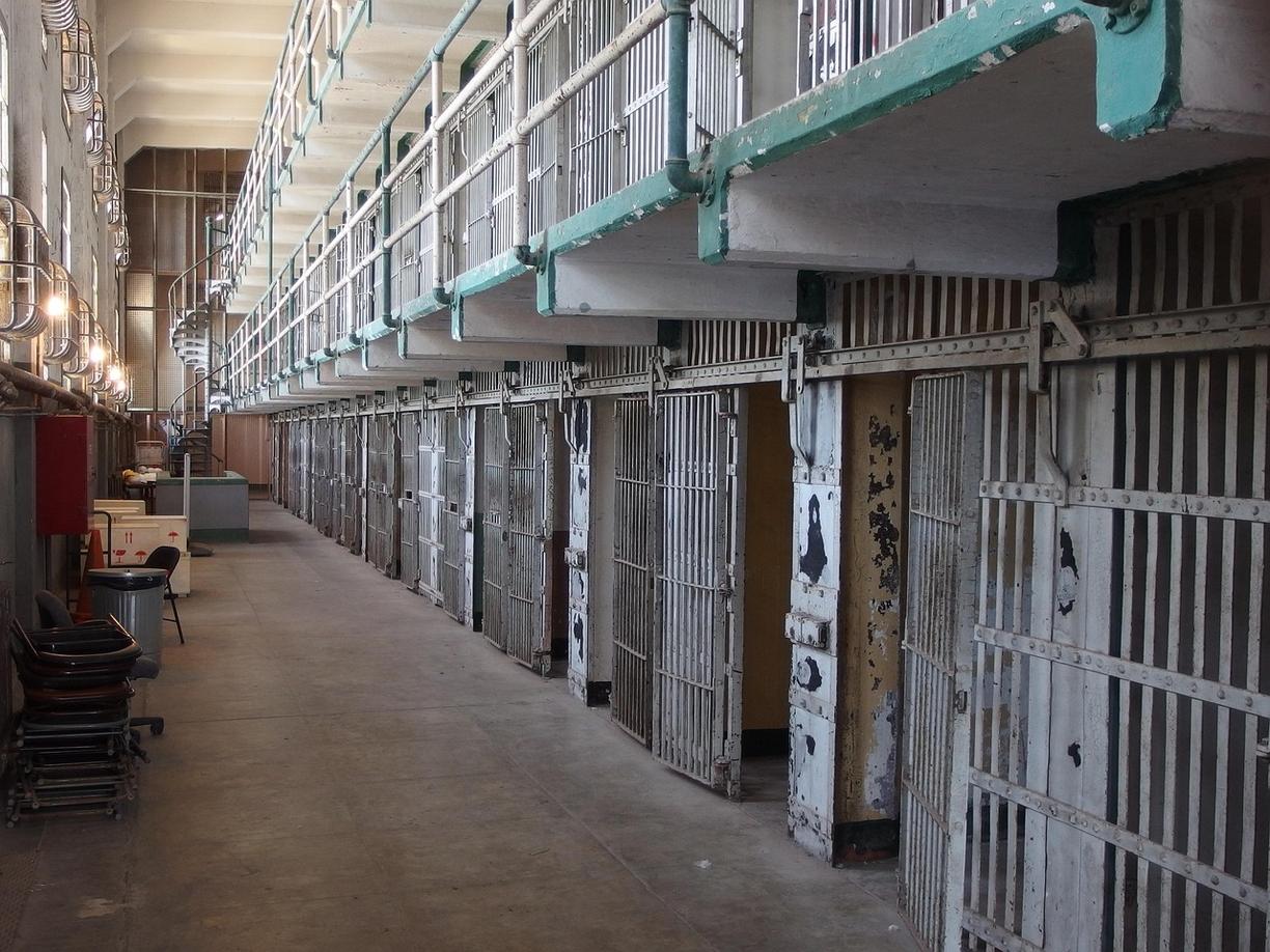 Widok na Alcatraz z wody